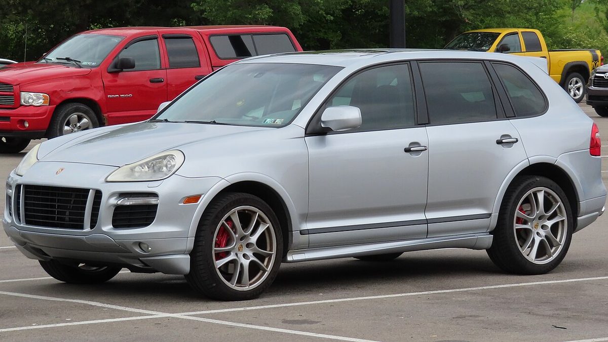 Porsche CAYENNE